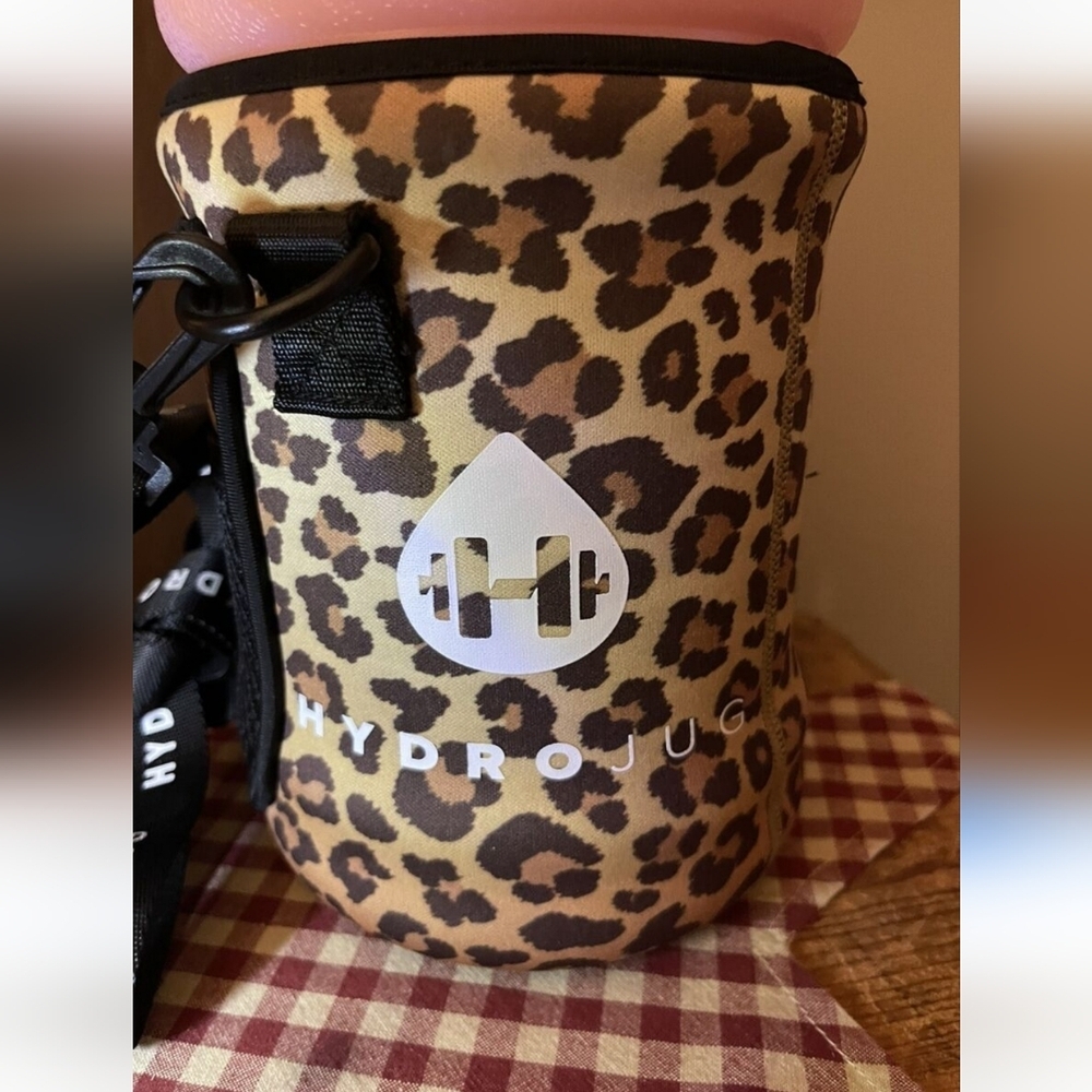 Hydrojug cheetah sleeve